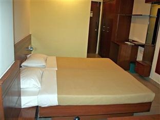 V2C Vintage Hotell Hyderabad Exteriör bild