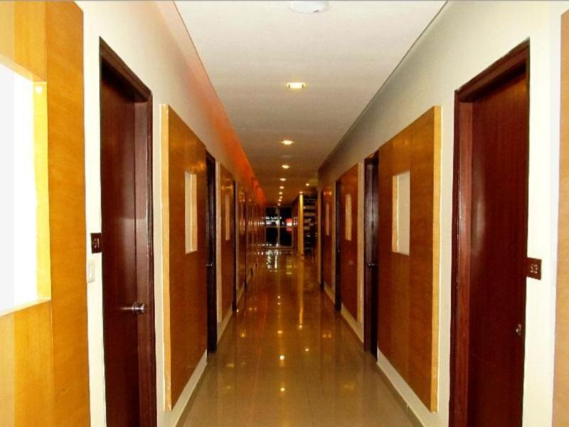 V2C Vintage Hotell Hyderabad Exteriör bild